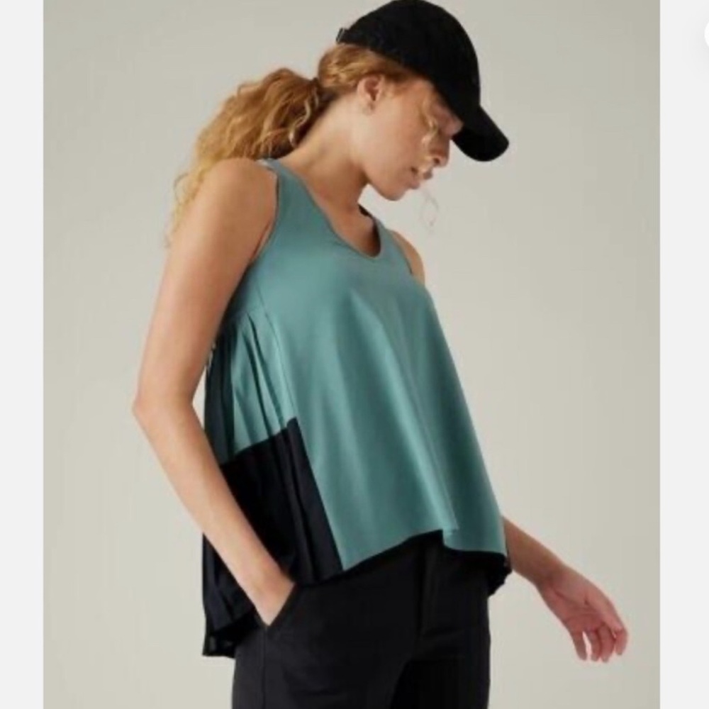 Athleta Swing Pleated Teal and Black Tank Top